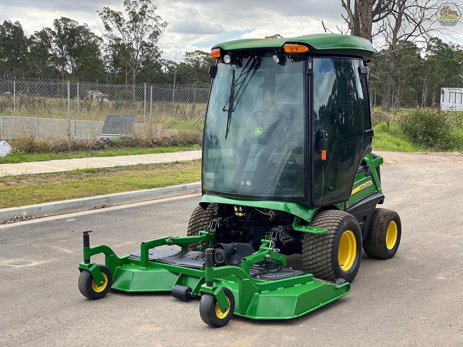 2017 John Deere 1585